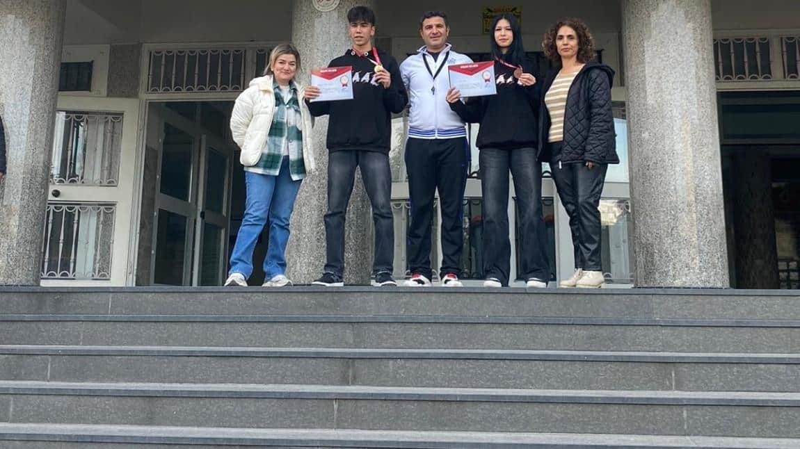 ÖĞRENCİLERİMİZİN KARATE'DE BAŞARISI